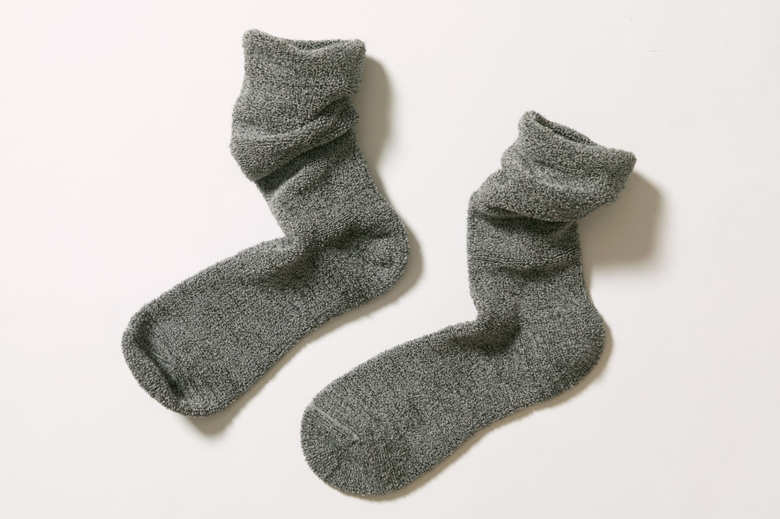 ヘザーチャコールのほか、ダークネイビーの２色展開