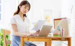 仕事用チャットで長々雑談…これもコミュニケーションなの？