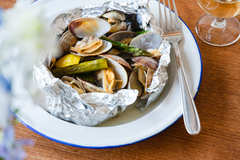 大粒の季節、あさりとアスパラのレモンホイル焼き