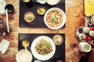 外食費は減らしても満足度は下げない！グルメをお得に楽しむための方法3つ