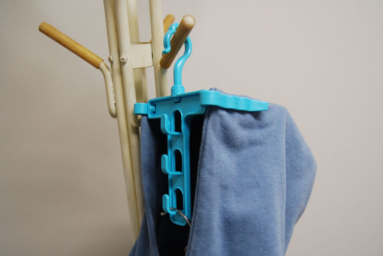 セリアのおすすめ商品「フード＆ハイネックハンガー」の使用中画像2