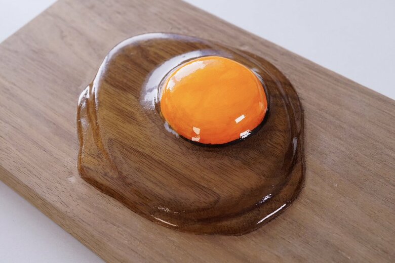 木彫り作品「生卵」