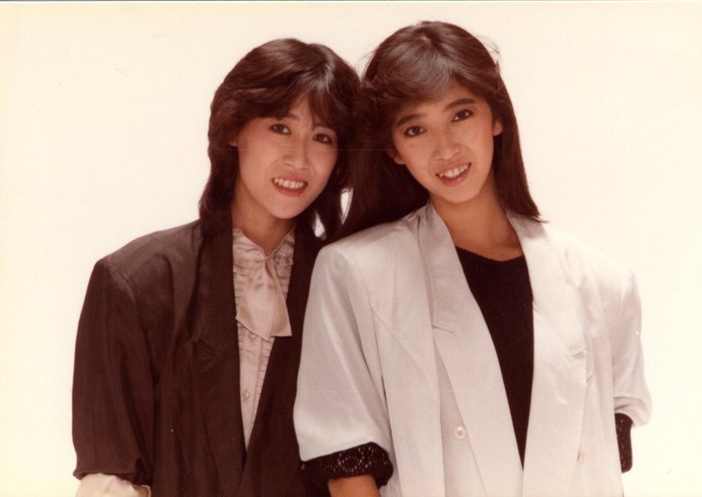 漫才ブーム真っただ中の春やすこ・けいこ。やすこさん（右）は当時21歳