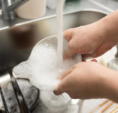 食器は洗うけど片づけない…そんな夫の心理はどこに!?