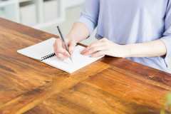 目が冴えて眠れない…おやすみモードに切り替える〝私の入眠儀式〟