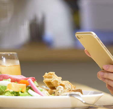 施設内の食べ歩きは8%!?軽減税率に「なぜか納得できない」想定内の声