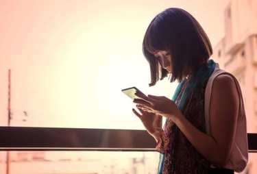 夫のことが好きすぎて〝家庭内ストーカー〟を自覚する妻「私って変ですか？」