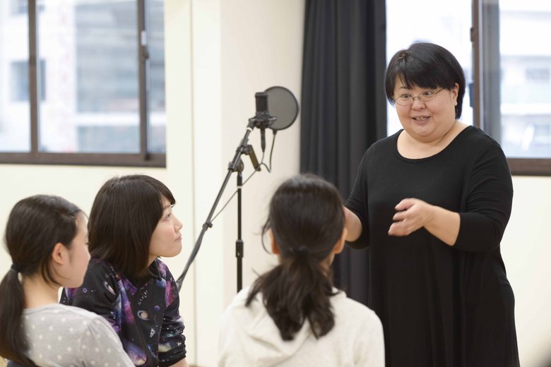 ボイスレッスン風景。声優の講師としても活躍