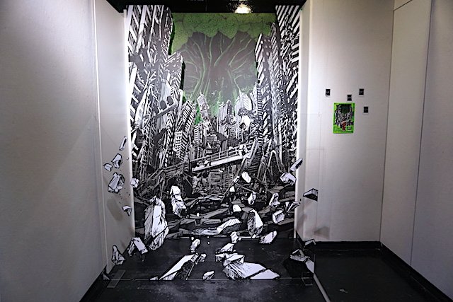 モブくんと同じポーズを決めてみて！