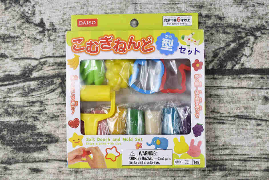 ダイソー「こむぎねんど」のパッケージ画像