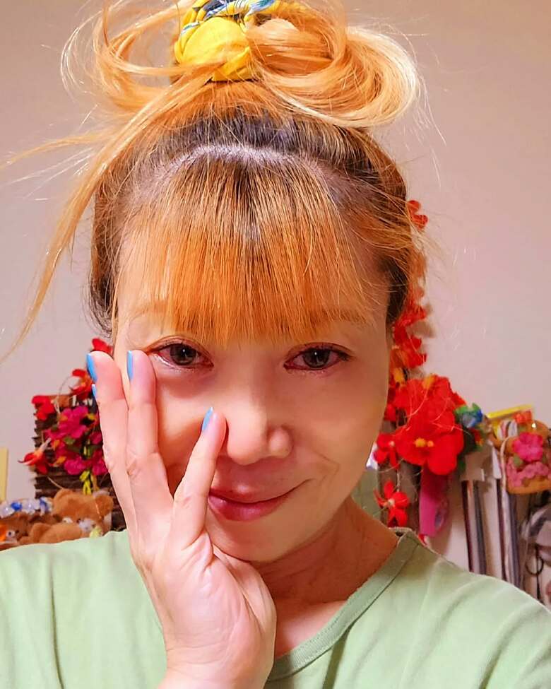 めずらしい髪をアップにした姿