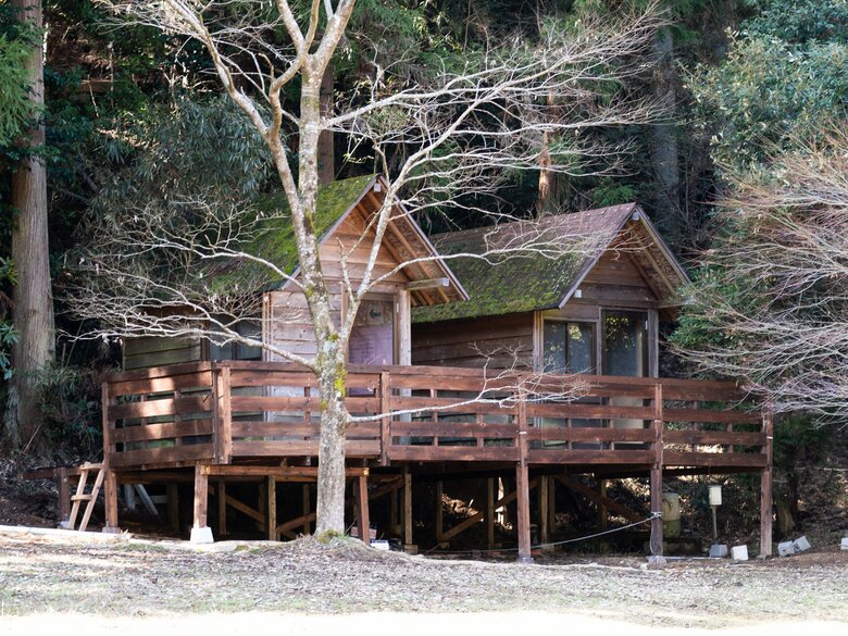 工務店クラスが作ったバンガロー2棟。合言葉は「バンガローで頑張ろう！」