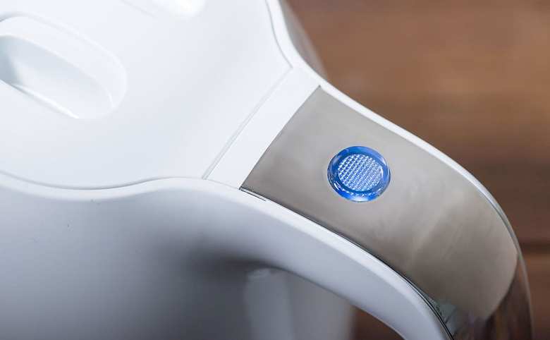 ▲湧き始めと湧き上がりはLEDの青いランプと、ピピッという音で知らせてくれる