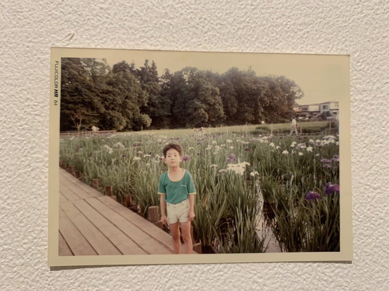 矢部さんが子どもの頃の写真。すでに聡明そうな面影が伺える1枚