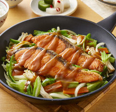 フライパンだけで調理！時短で鮭が美味しくなる「ちゃんちゃん焼きのたれ」が登場