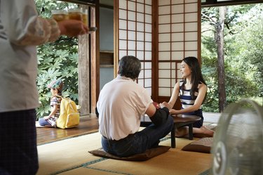 どう切り出す？お盆の帰省中に親と終活の話がしたい【心理士に聞く】