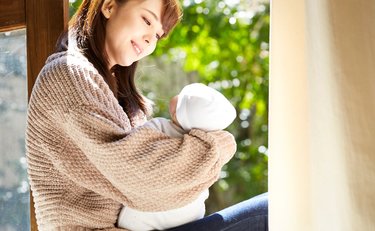 出産一時金が42万→50万に！？ママ・パパからは「もっと継続的に子育てしやすく」の声