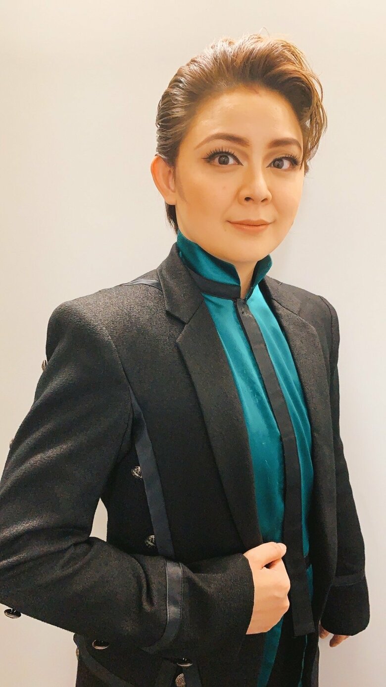 現役時代のプロフィール写真。おじさんメイクをしていないめずらしい1枚