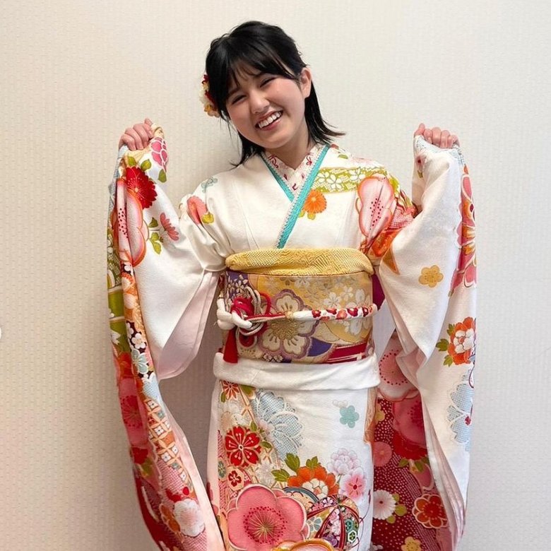 艶やかな着物姿にて