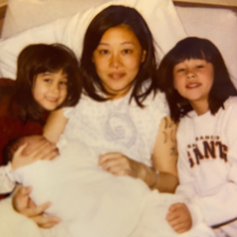 生まれたばかりの息子と