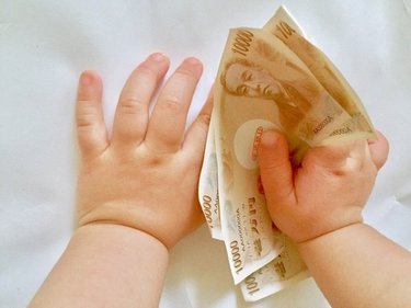 子どもが生まれたら要チェック！　抑えておきたい子育て助成金