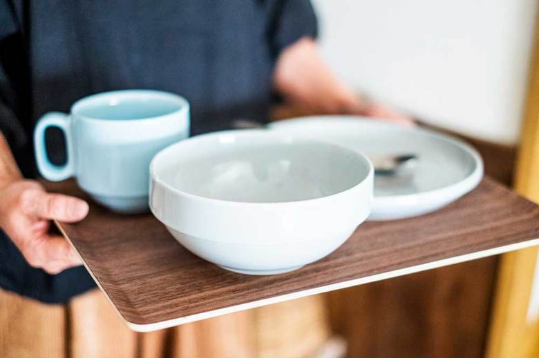 ニトリの滑り止め加工木製トレー