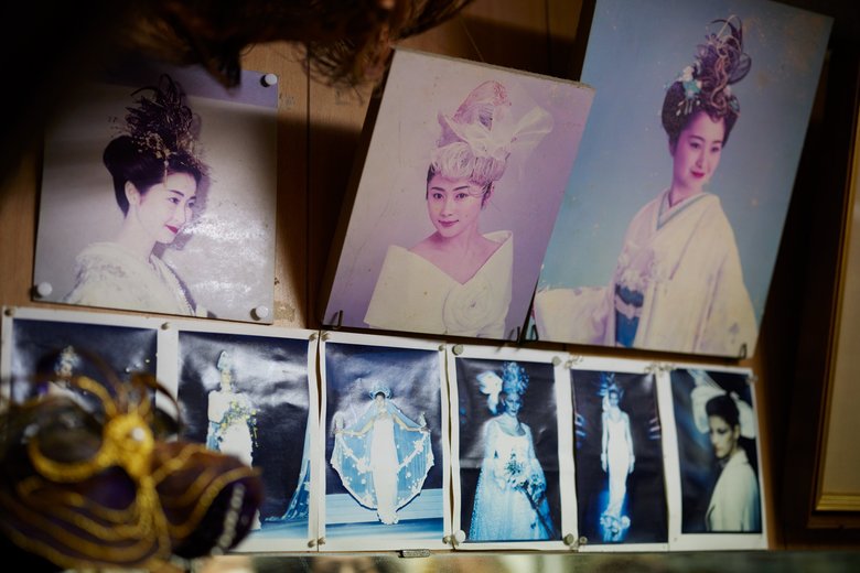 マキシマクラウンは、国内外のファッションショーを華やかに彩ってきた　上段写真3点／写真提供：プロのための着付専門誌『はなよめ』より　下段写真6点／写真提供：Yumi Katsura（1999年ローマ オートクチュール コレクション及び国内ショー）より