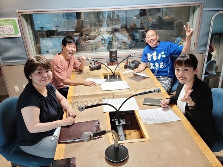 介護に関するラジオ番組「ロイヤル介護相談室（ラジオ日本）」も担当するレギュラーのお二人。（松本さんのInstagramより）