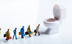 《外出先でトイレ行列》「早く出て…」切実な願いを叶えた「警告よりも効果的だった」驚きの方法