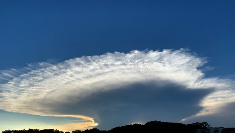 この雲が見えたら要注意「かなとこ雲」