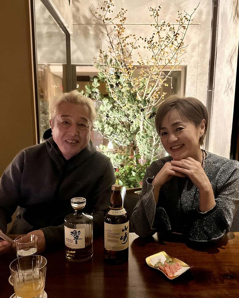 結婚して32年経ついまも仲よし。祇園のバーででしっとりするおふたり