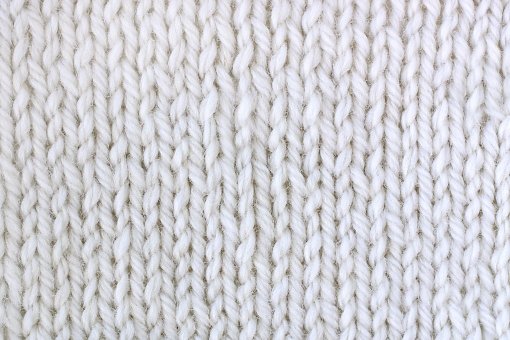 カジュアルな白コーデの画像