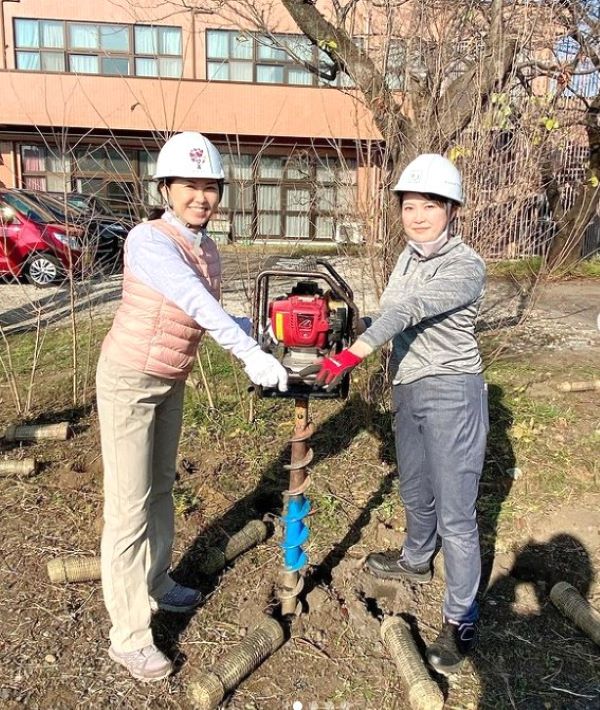 女性従業員と作業をすることも