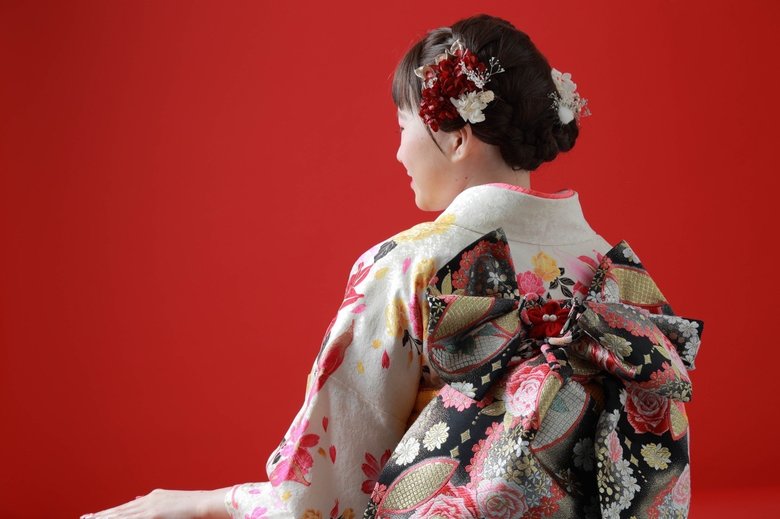 AYA世代向けの振袖無料撮影会にはさまざまな背景を持つがんサバイバーの若者が参加してきました