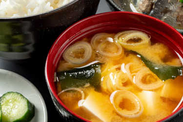 「一汁三菜」の重圧…食卓に毎回、汁物って必要ですか？