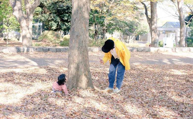 子供と遊ぶ市川さん