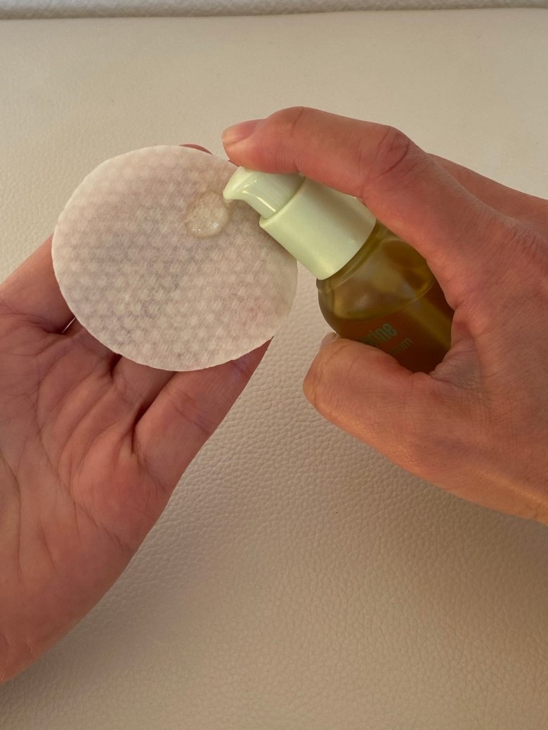  ▲パッドの「デコボコ面」を使えば、拭き取り効果がさらにアップ