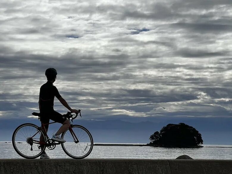 立山連峰をかすかに見える、富山県の比美乃江公園
