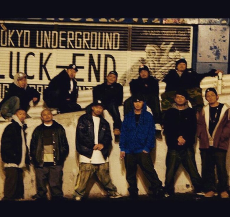 インディーズデビュー当時の十影さん（後列一番右）