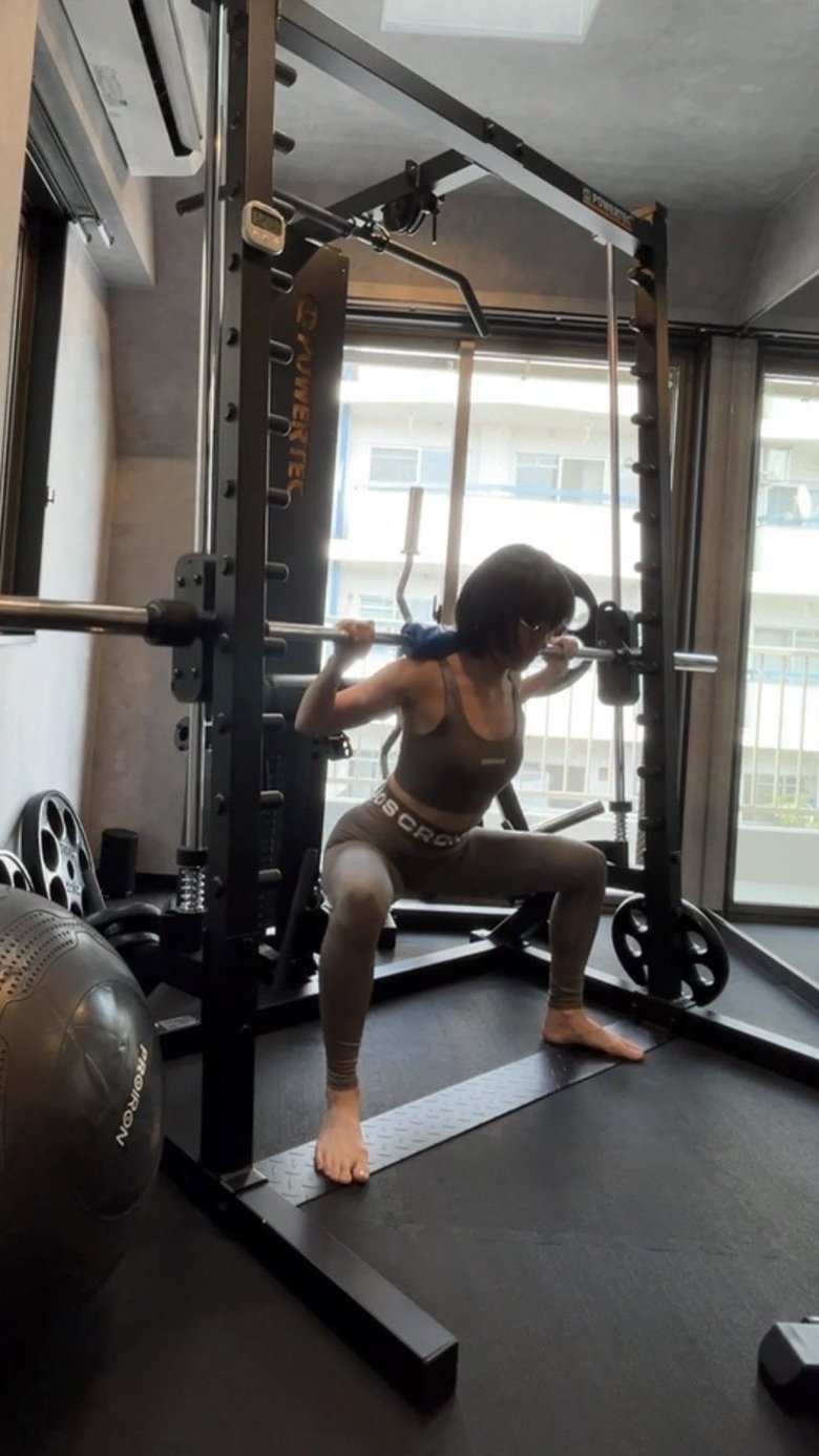 トレーニングに励む時東さん