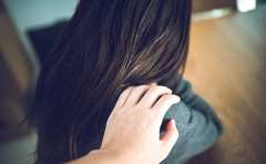 切ない…落ち込む友人に話しかけるのは迷惑行為ですか…？