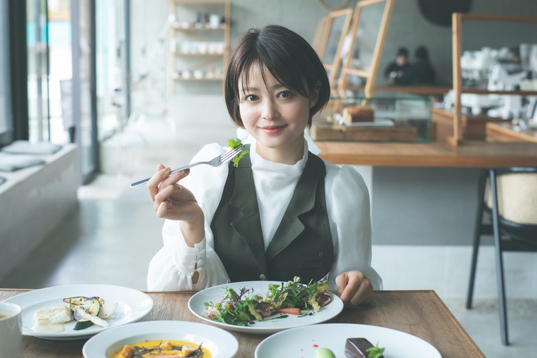 農園で育てた野菜は、ビル内のレストランで提供されています