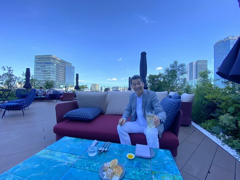 「ホテルインディゴ 東京渋谷」の気持ちのいい屋上にて