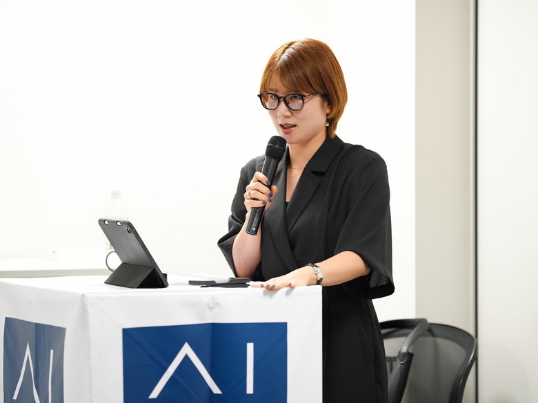 元サッカー選手、鮫島彩さんのファンイベントのMCとして盛り上げる藤井さん