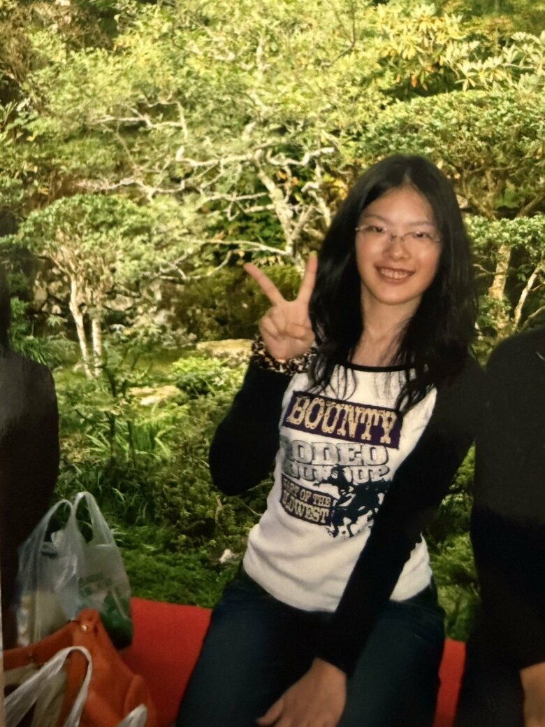 ろう学校を卒業後、アパレルメーカーで仕事を始めたばかりの頃の佐藤さん