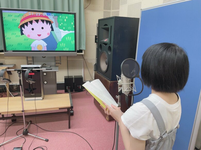 「髪型もそっくり！」『ちびまる子ちゃん』のアフレコ現場にて（C）さくらプロダクション / 日本アニメーション