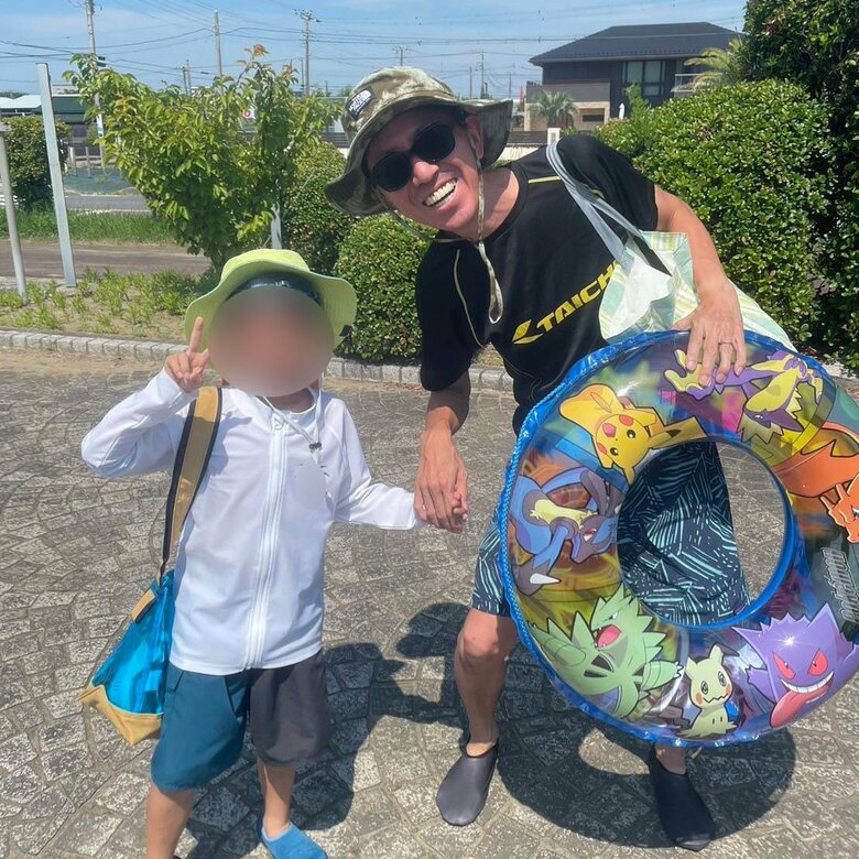 息子さんとプールに