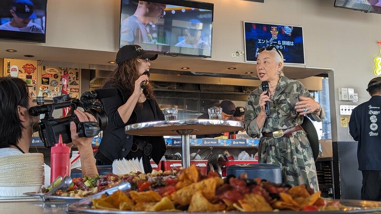 同世代で活躍する仲間とトークショーも開催