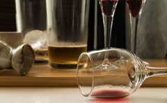 酒癖の悪い夫が大失態！同席した妻も一謝るべき…!?