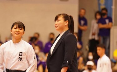 「化粧厳禁」容姿に厳しい武道の指導者になった「空手界のきゃりーぱみゅぱみゅ」植草歩が真っ先に着手した「坊主頭の廃止」